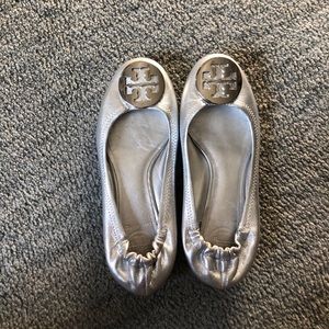 EUC Tory Burch Silver Ballet Flats.